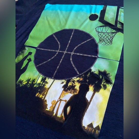Old Navy short ACTIVE sleeve tee. Boys size XL (14-16) Like new condition. - Picture 5 of 5